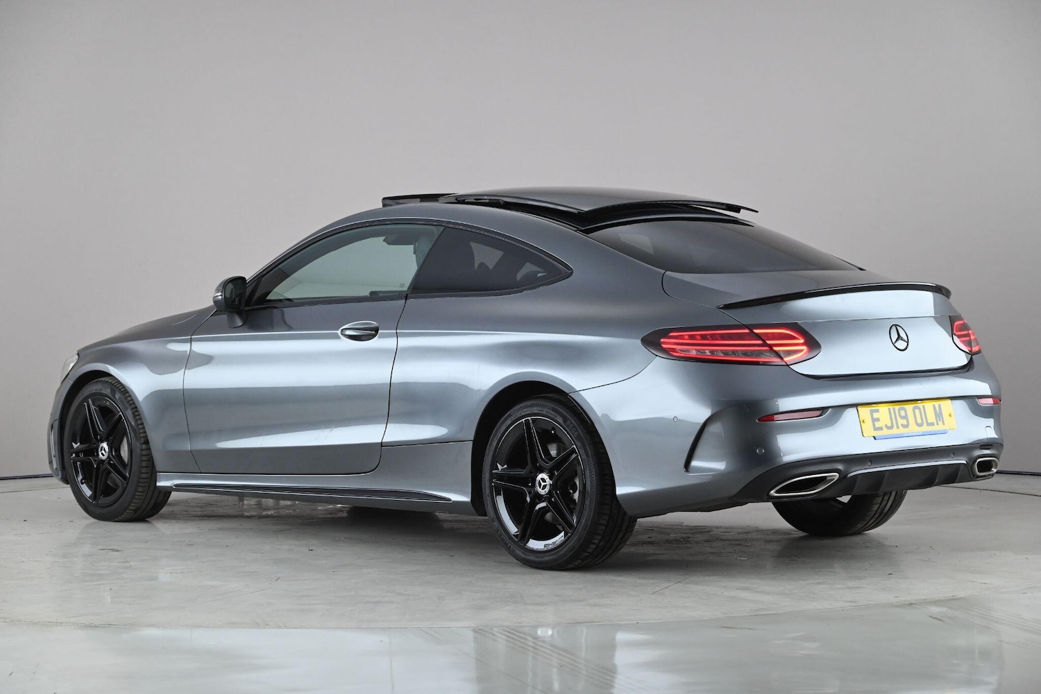 Used Mercedes-Benz C Class 2019 for sale - 78132087: Photo 3