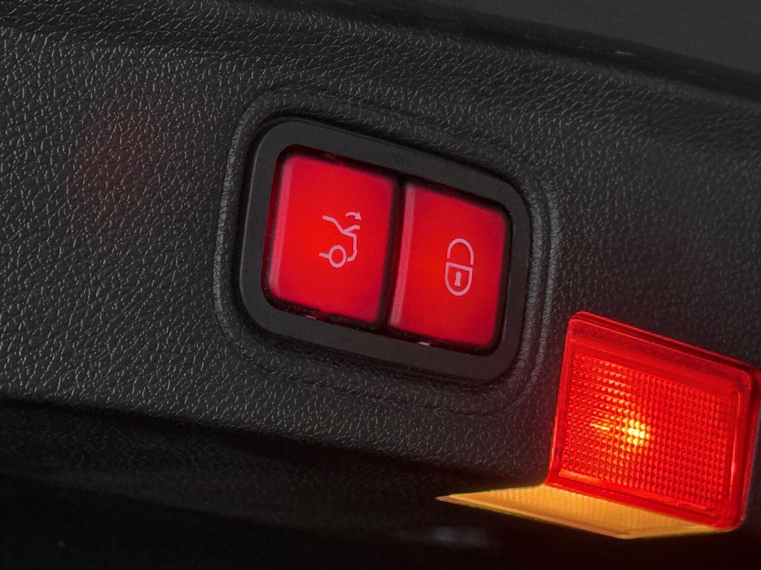 Used Mercedes-Benz C Class 2019 for sale - 78132087: Photo 9