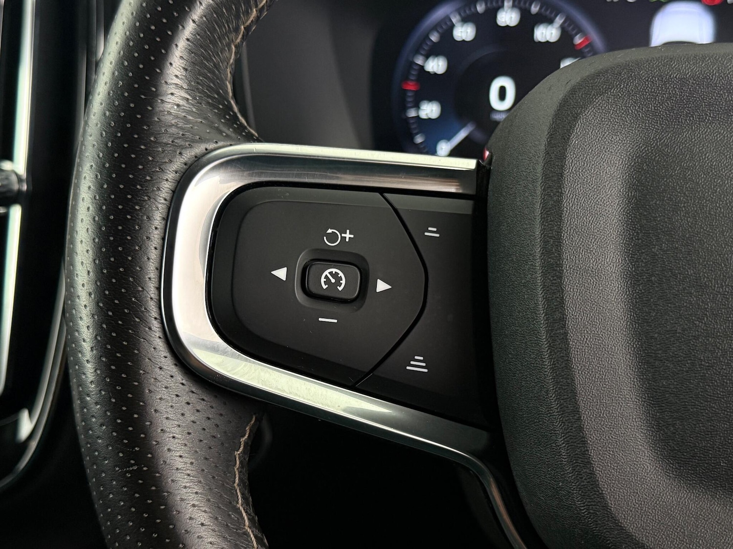 Used Volvo XC40 2021 for sale - 77222101: Photo 22