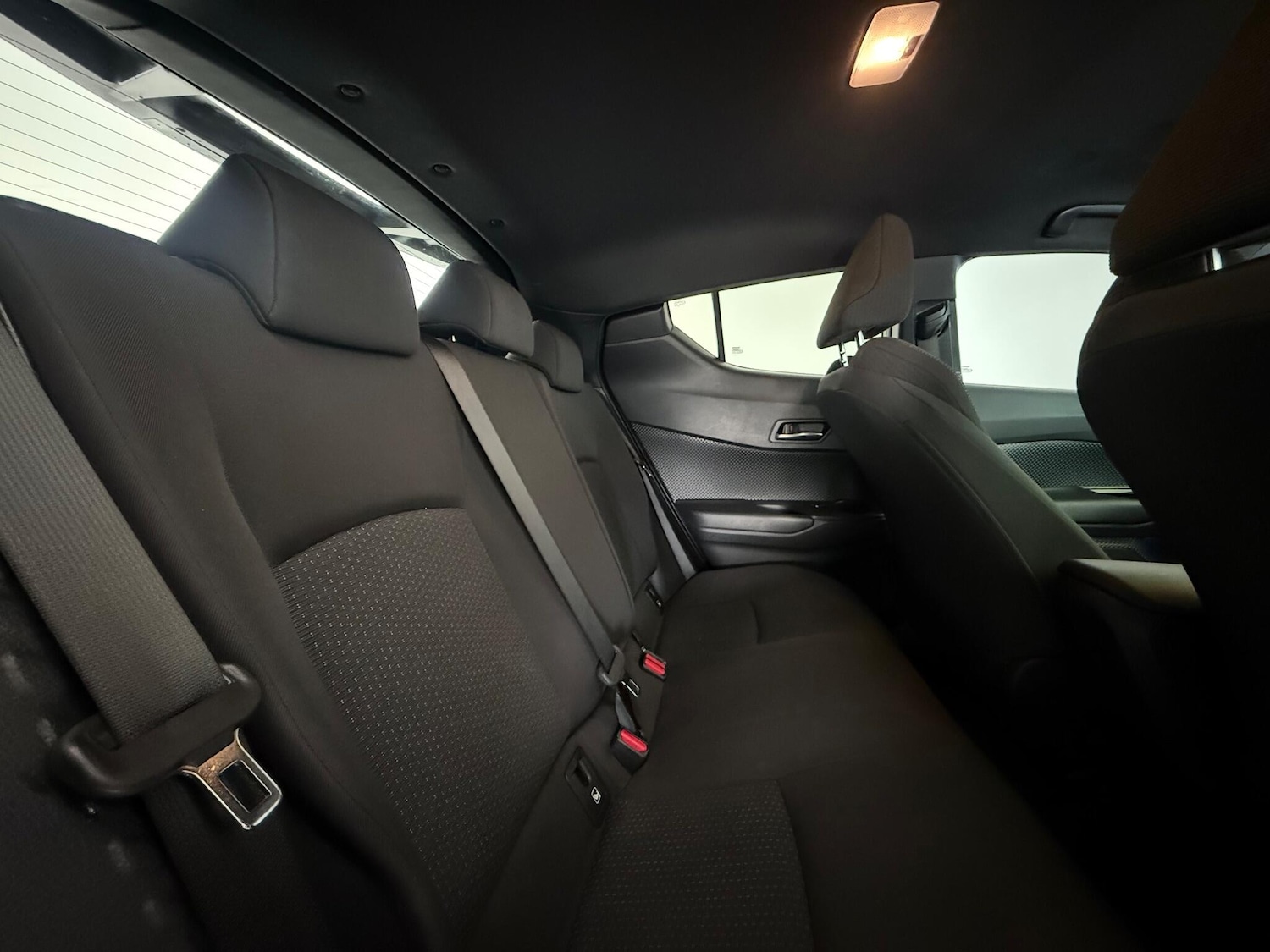 Used Toyota C-HR 2018 for sale - 77246910: Photo 11