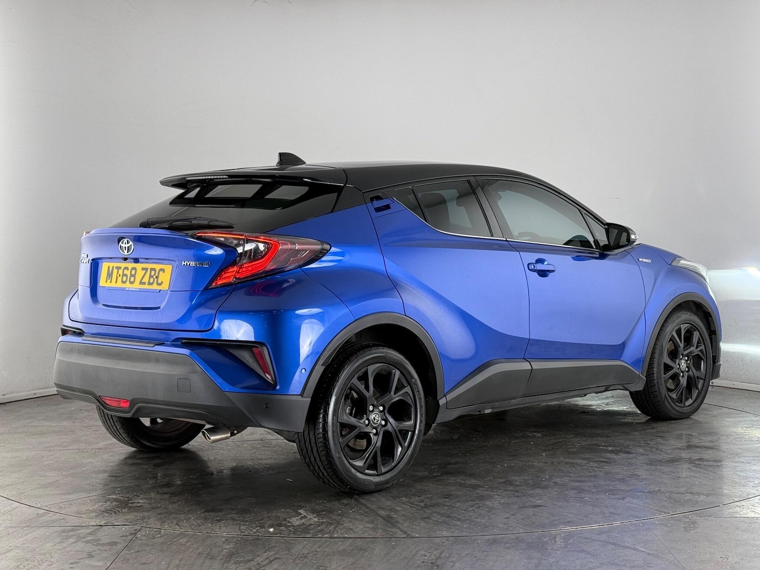 Used Toyota C-HR 2018 for sale - 77246910: Photo 4