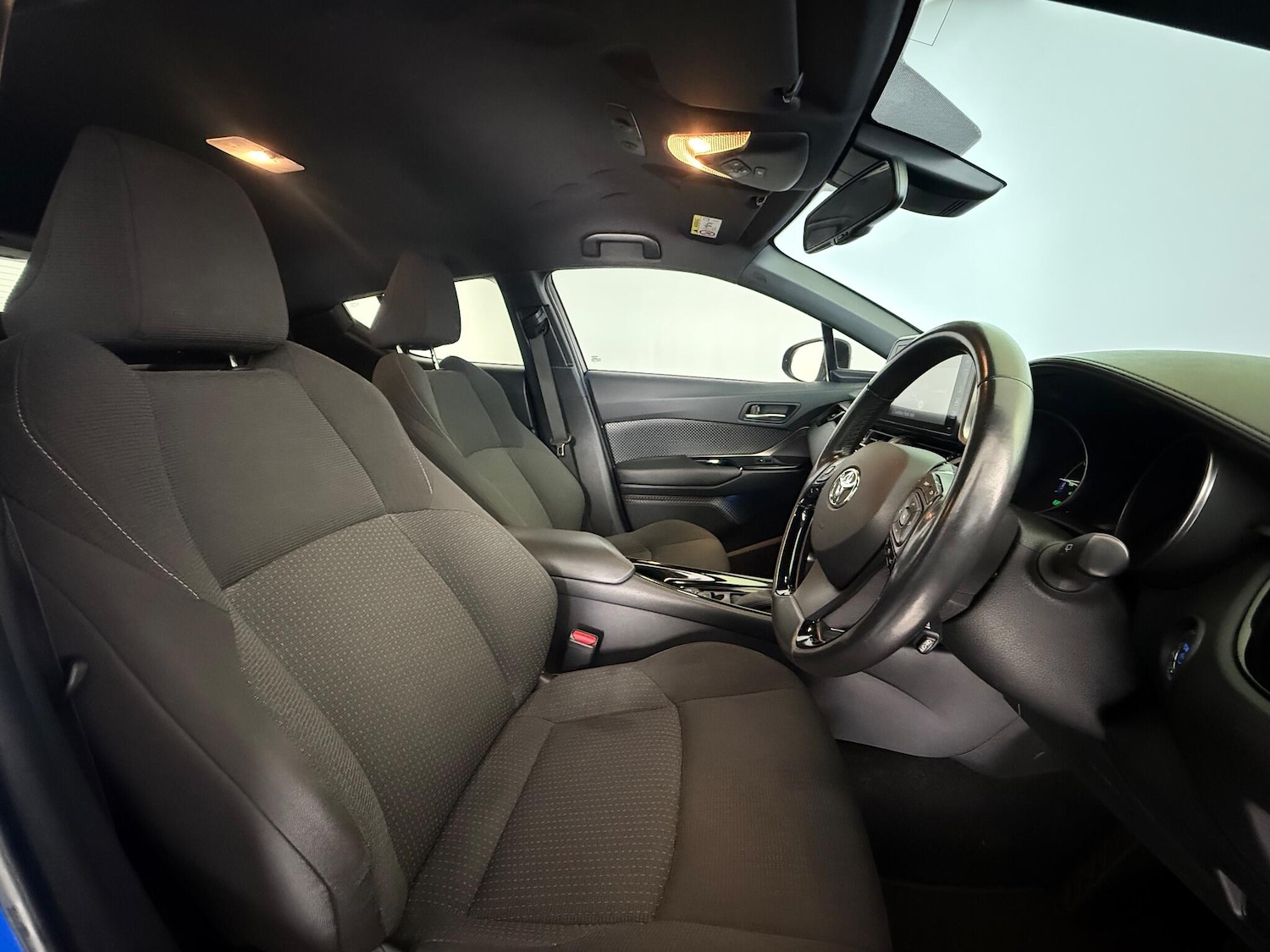 Used Toyota C-HR 2018 for sale - 77246910: Photo 9