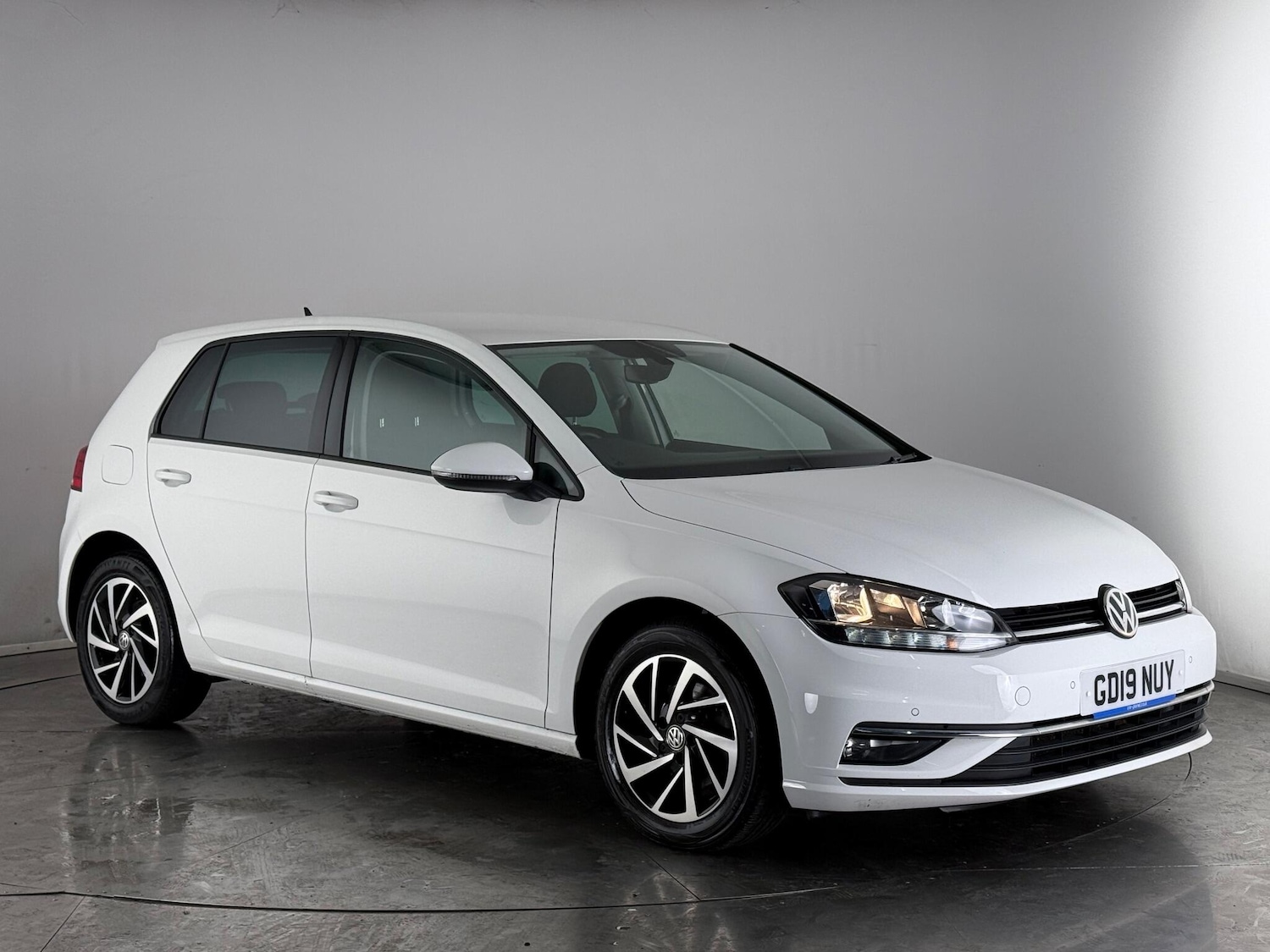 Used Volkswagen Golf 2019 for sale - 76466805: Photo 1