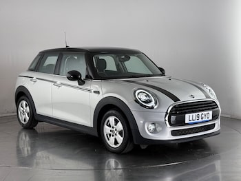 Used MINI Hatch 2019 for sale - 76467080: Photo