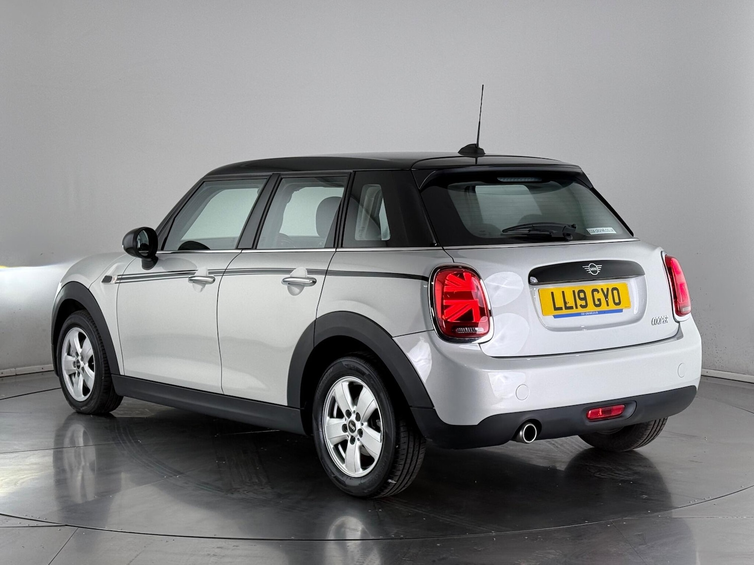 Used MINI Hatch 2019 for sale - 76467080: Photo 4