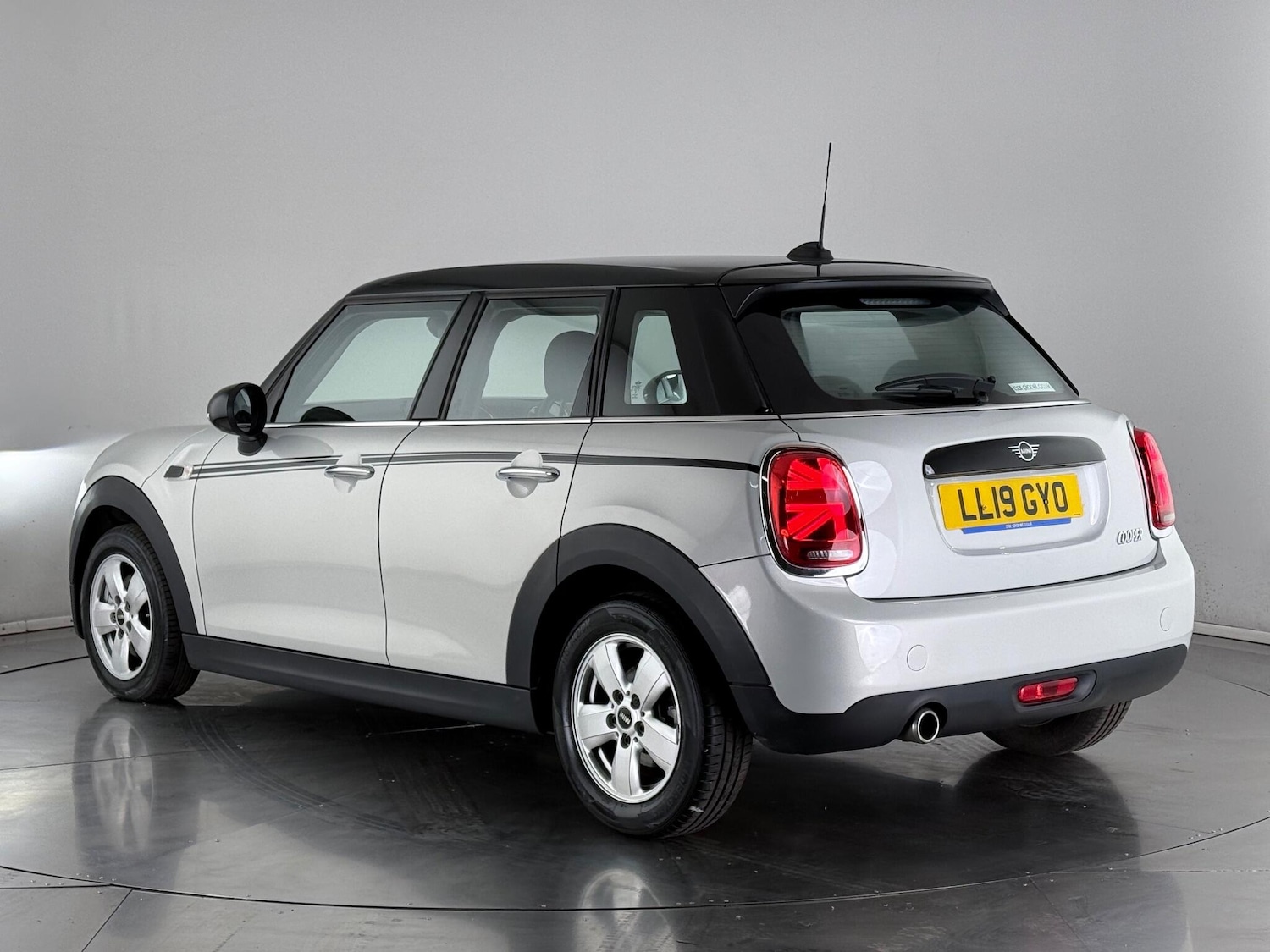 Used MINI Hatch 2019 for sale - 76467080: Photo 5