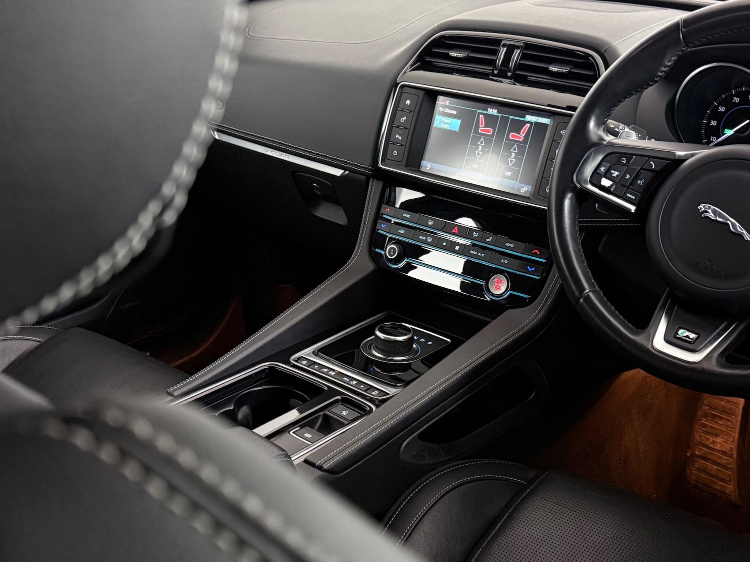 Used Jaguar F-Pace 2017 for sale - 77015745: Photo 36