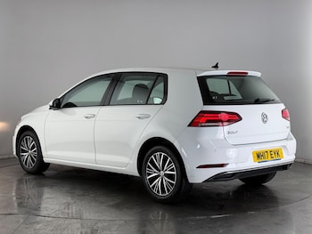 Used Volkswagen Golf 2017 for sale - 77705737: Photo