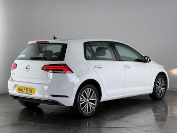 Used Volkswagen Golf 2017 for sale - 77705737: Photo