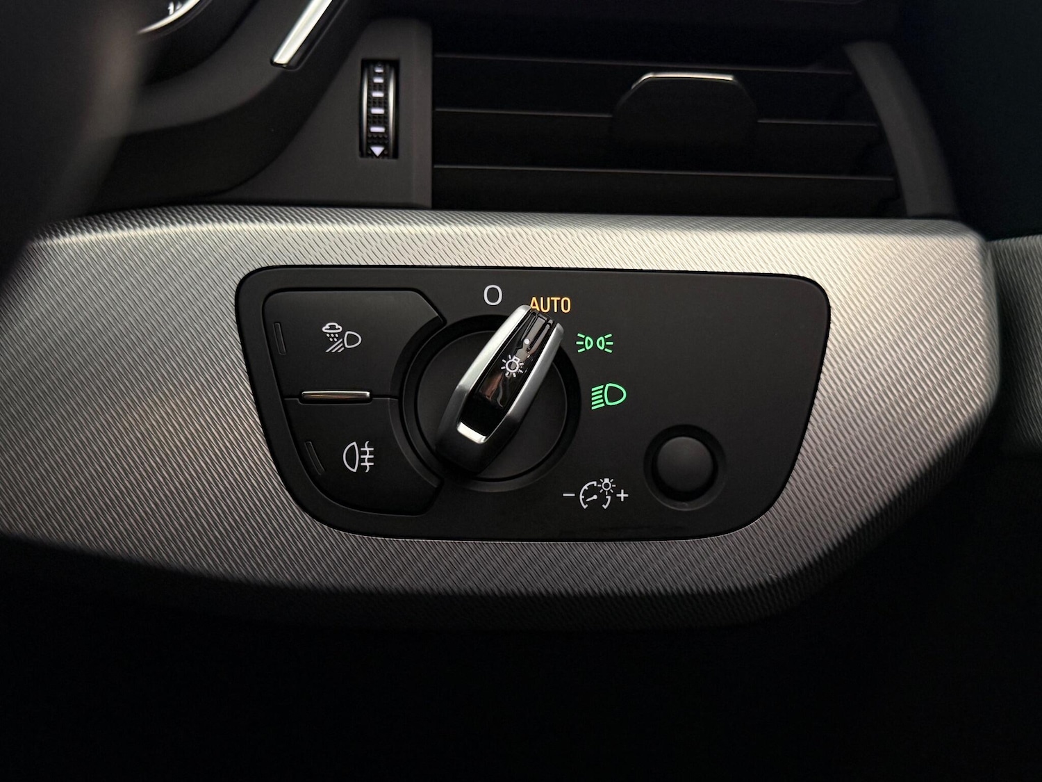 Used Audi A4 2016 for sale - 77182848: Photo 22