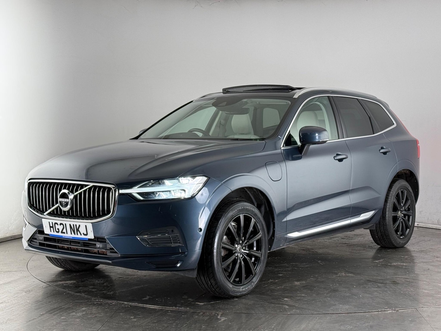 Used Volvo XC60 2021 for sale - 78012478: Photo 3