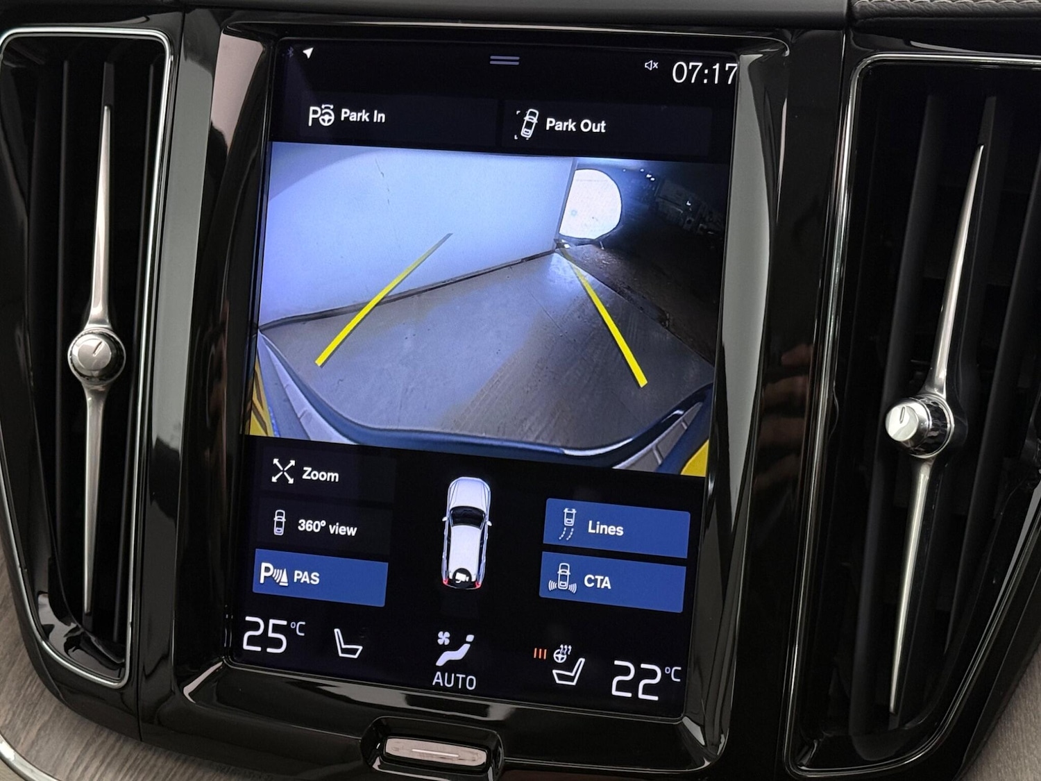 Used Volvo XC60 2021 for sale - 78012478: Photo 32