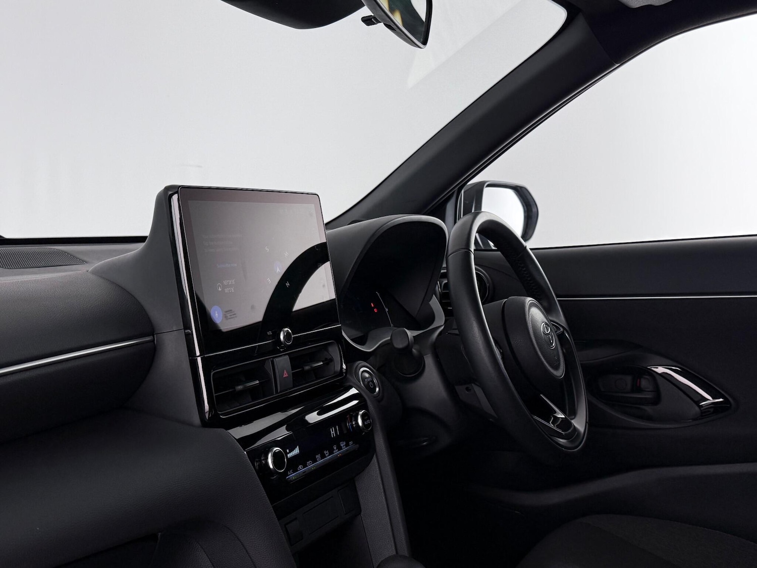 Used Toyota Yaris Cross 2024 for sale - 77182434: Photo 11