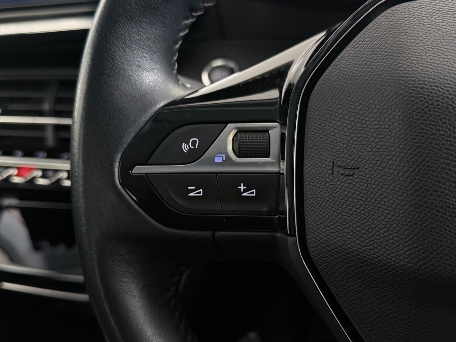 Used Peugeot 2008 2020 for sale - 77332180: Photo 18