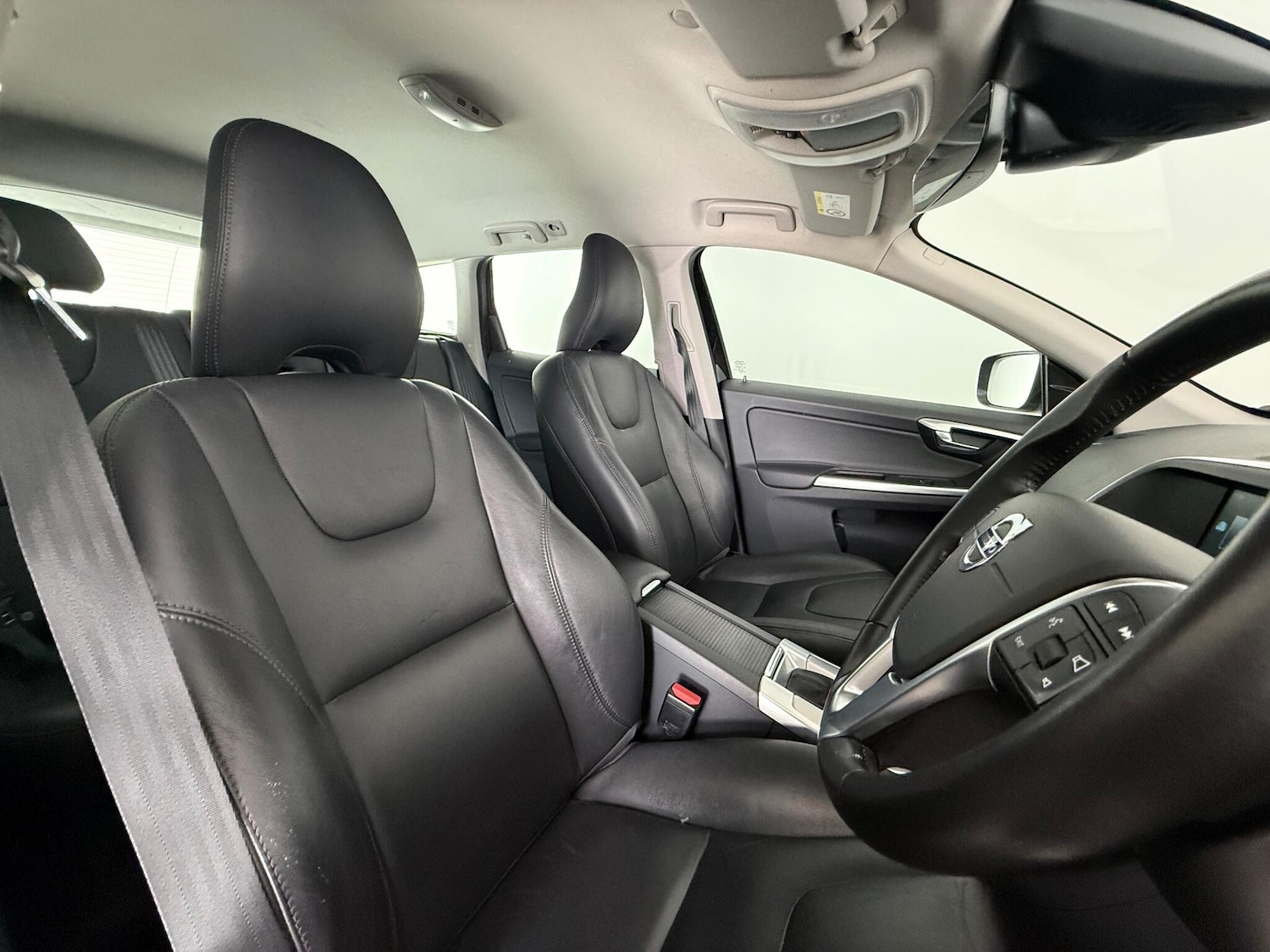 Used Volvo XC60 2017 for sale - 77260640: Photo 13