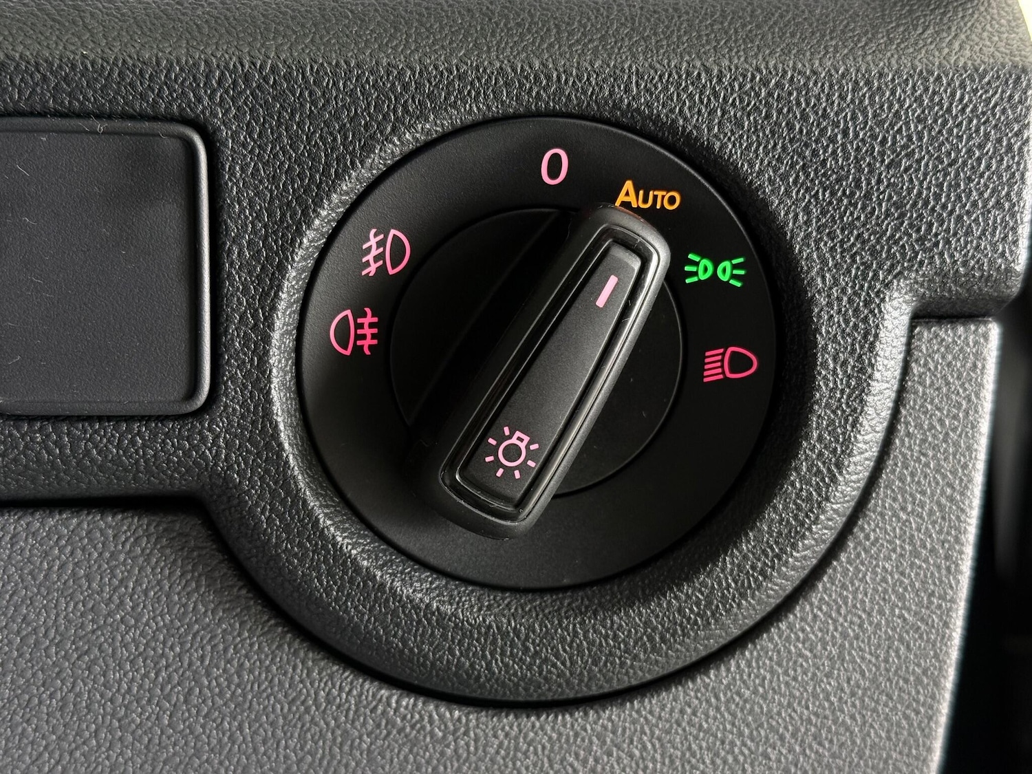 Used Volkswagen T-Cross 2020 for sale - 76607558: Photo 28