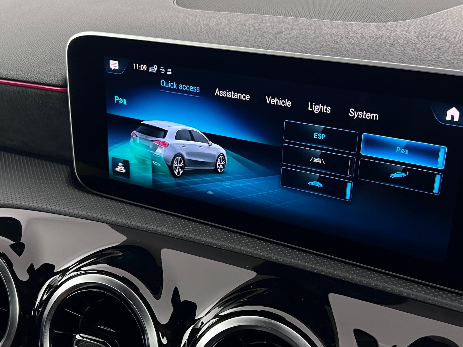 Used Mercedes-Benz A-Class 2019 for sale - 76466901: Photo 32