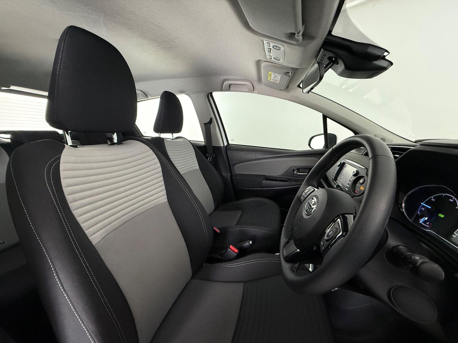 Used Toyota Yaris 2017 for sale - 77222048: Photo 10