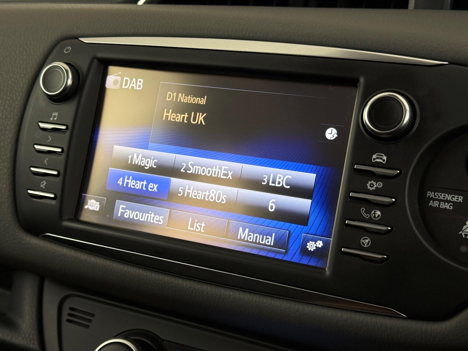 Used Toyota Yaris 2017 for sale - 77222048: Photo 23