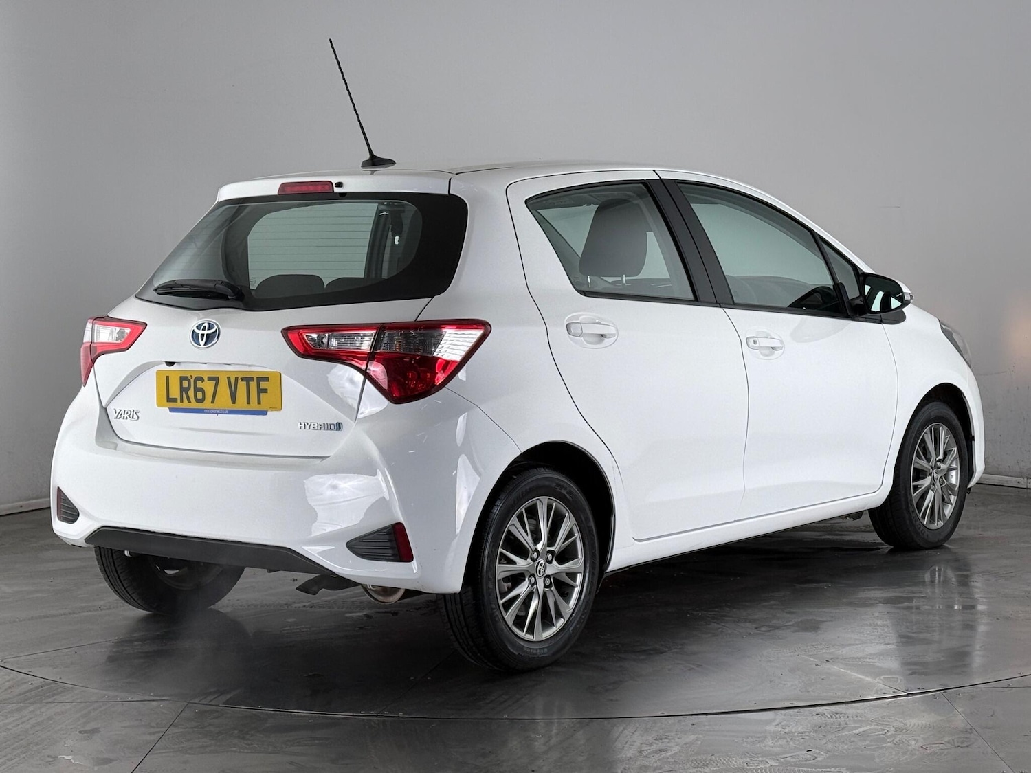 Used Toyota Yaris 2017 for sale - 77222048: Photo 5