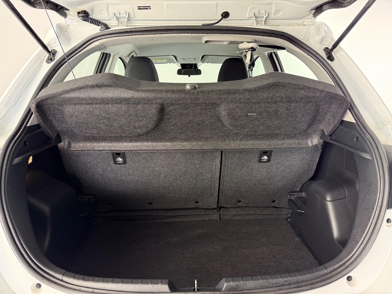 Used Toyota Yaris 2017 for sale - 77222048: Photo 9