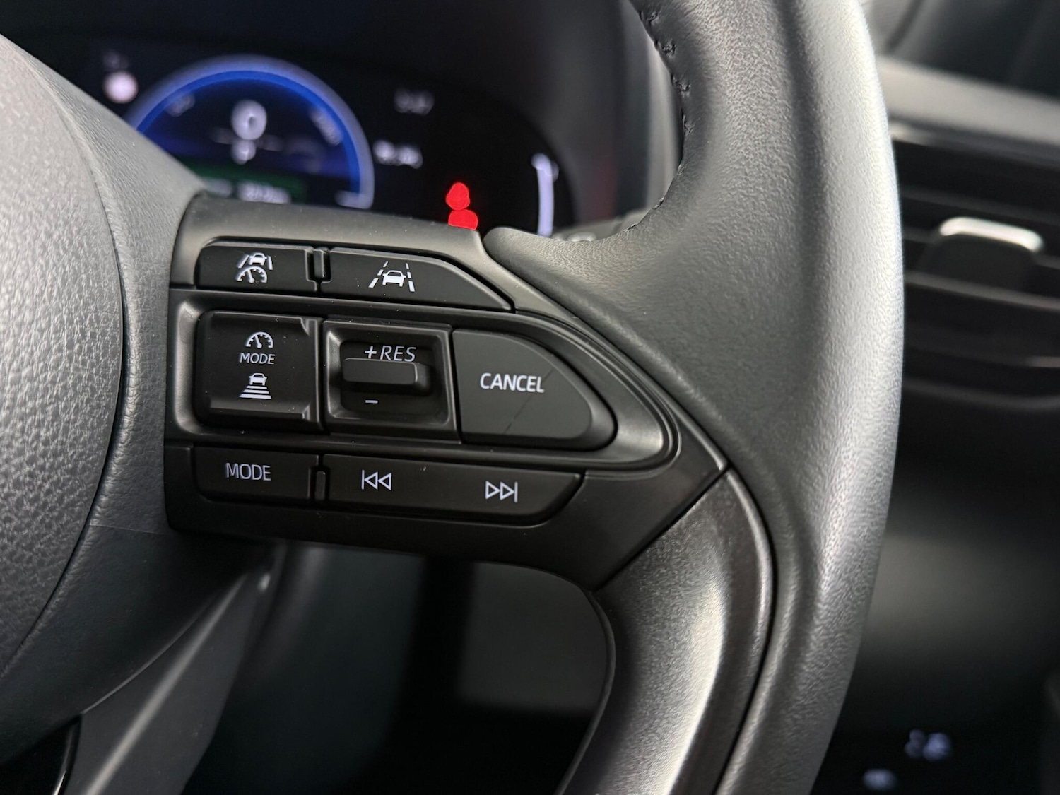 Used Toyota Yaris Cross 2024 for sale - 77259713: Photo 18