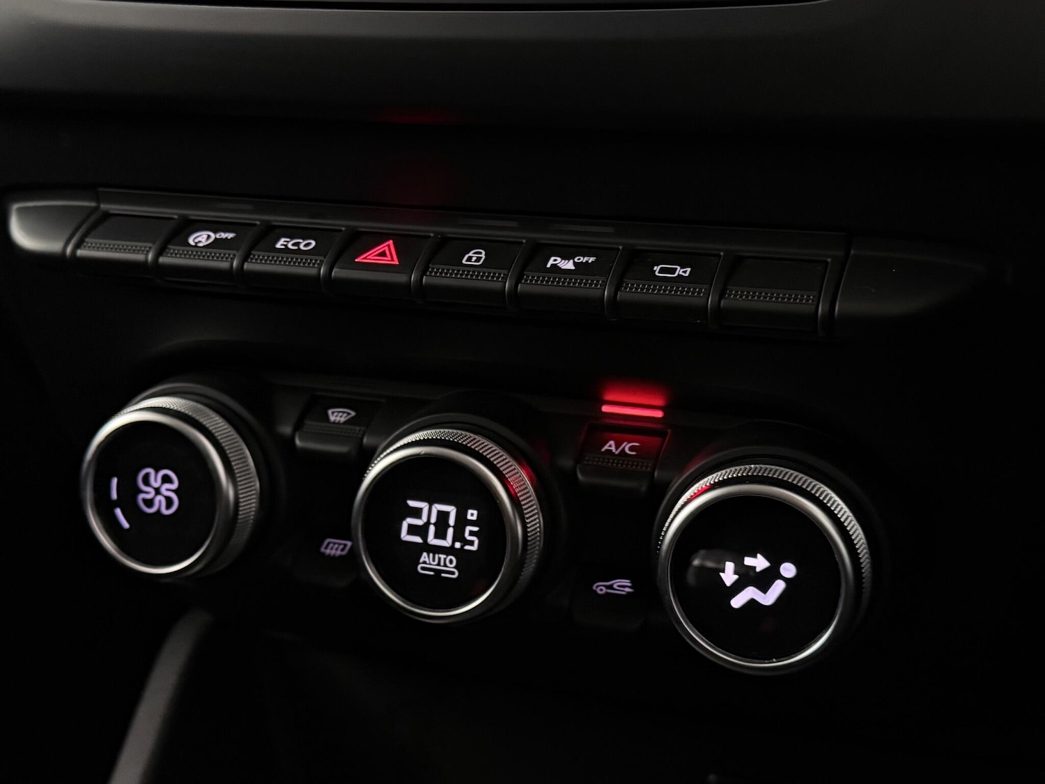 Used Dacia Duster 2018 for sale - 77091229: Photo 37