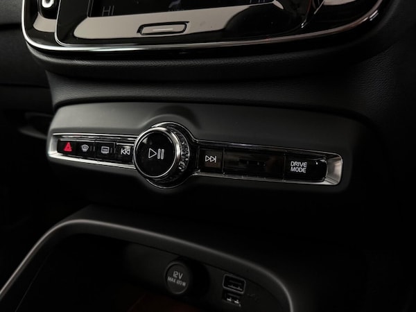Used Volvo XC40 2020 for sale - 76074170: Photo 41