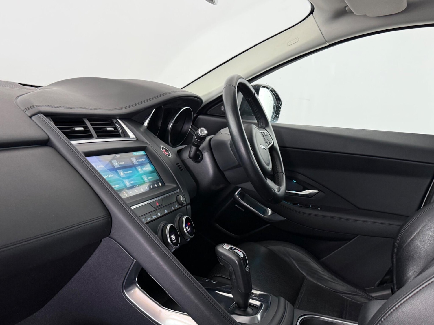 Used Jaguar E-Pace 2018 for sale - 77259568: Photo 14