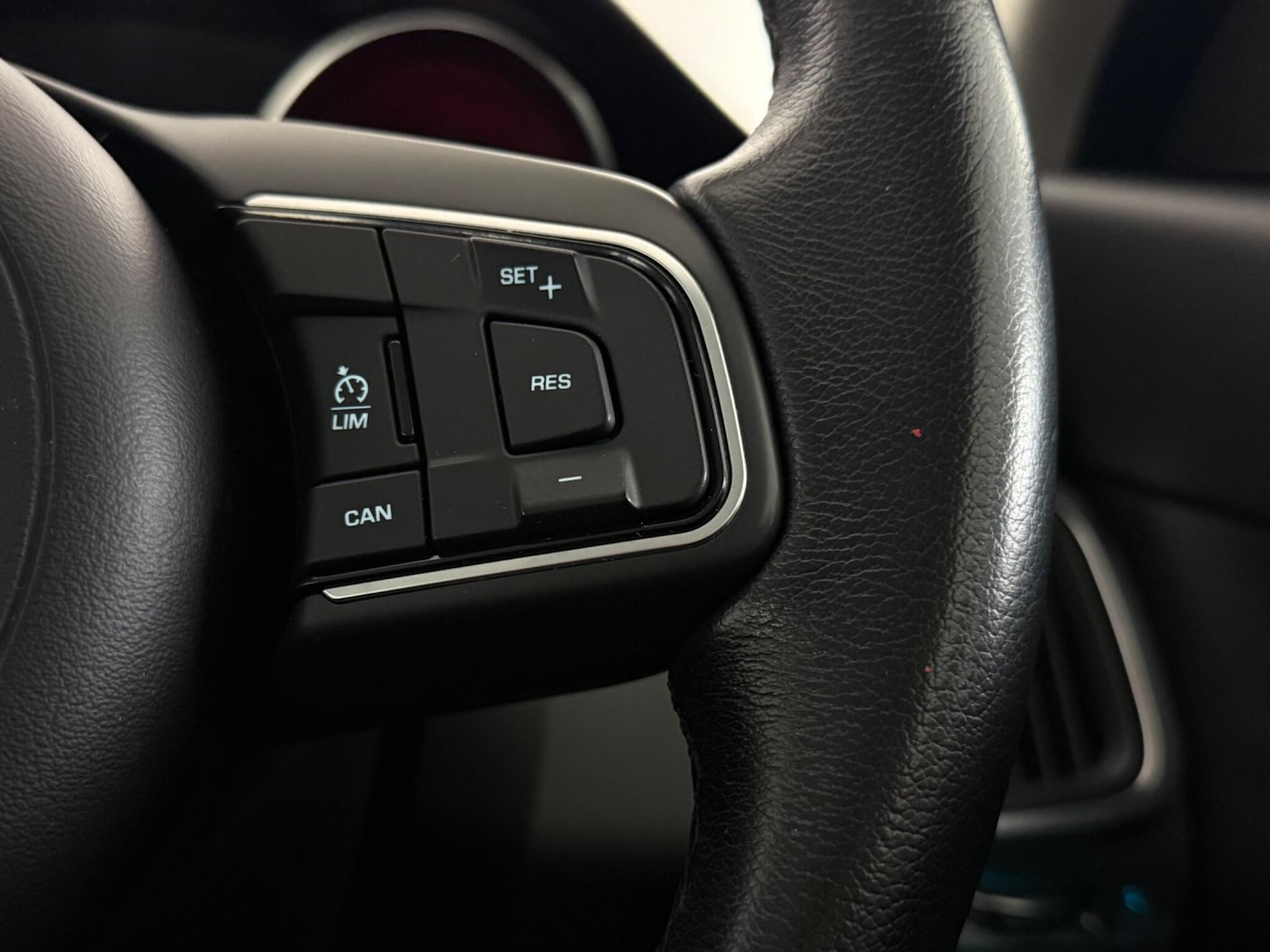 Used Jaguar E-Pace 2018 for sale - 77259568: Photo 19