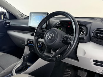 Used Toyota Yaris 2022 for sale - 79521703: Photo