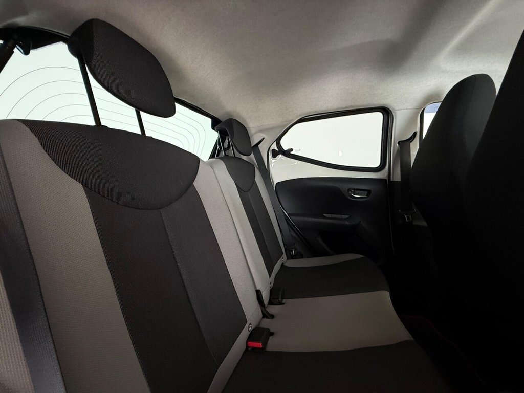 Used Toyota AYGO 2017 for sale - 76345294: Photo 17