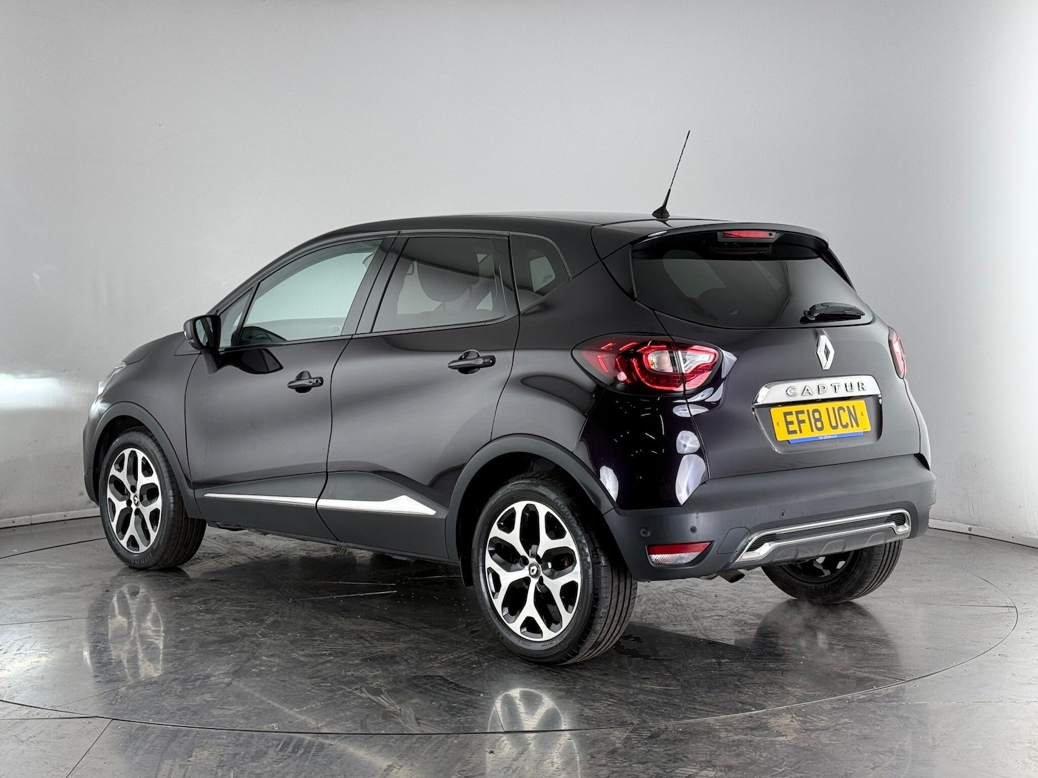 Used Renault Captur 2018 for sale - 77216598: Photo 4