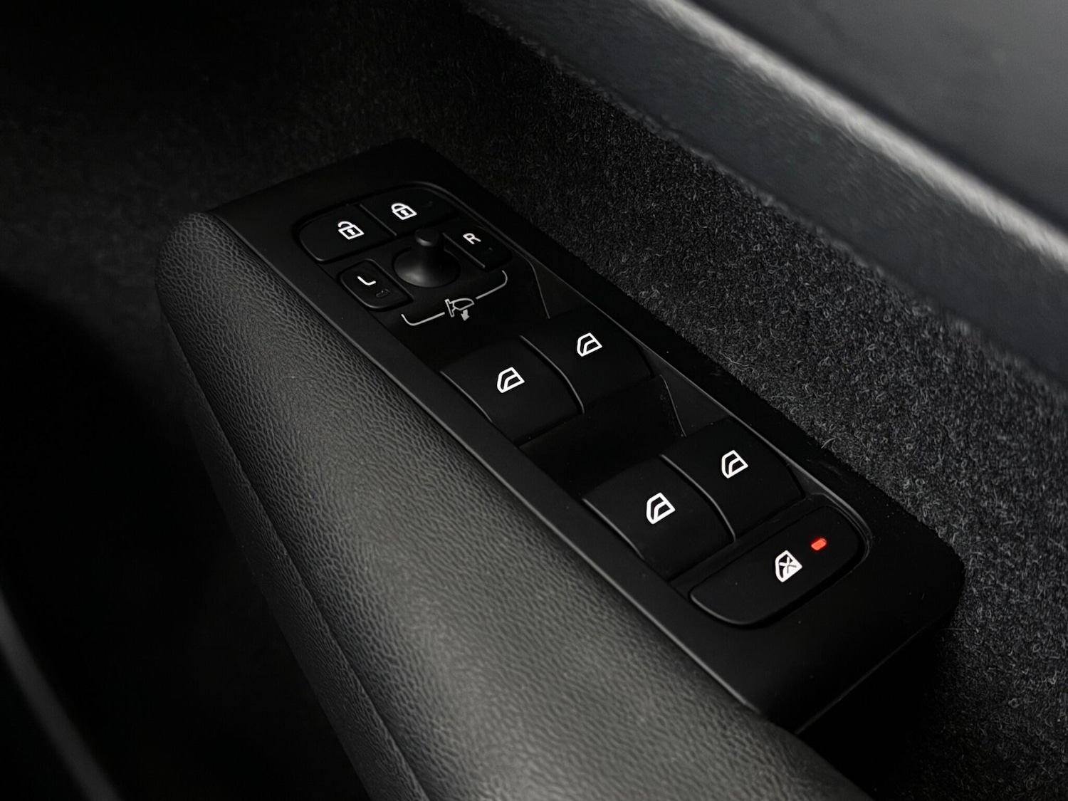 Used Volvo XC40 2021 for sale - 77182906: Photo 24