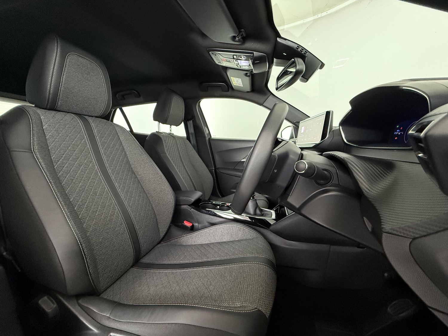 Used Peugeot 2008 2024 for sale - 76466770: Photo 15