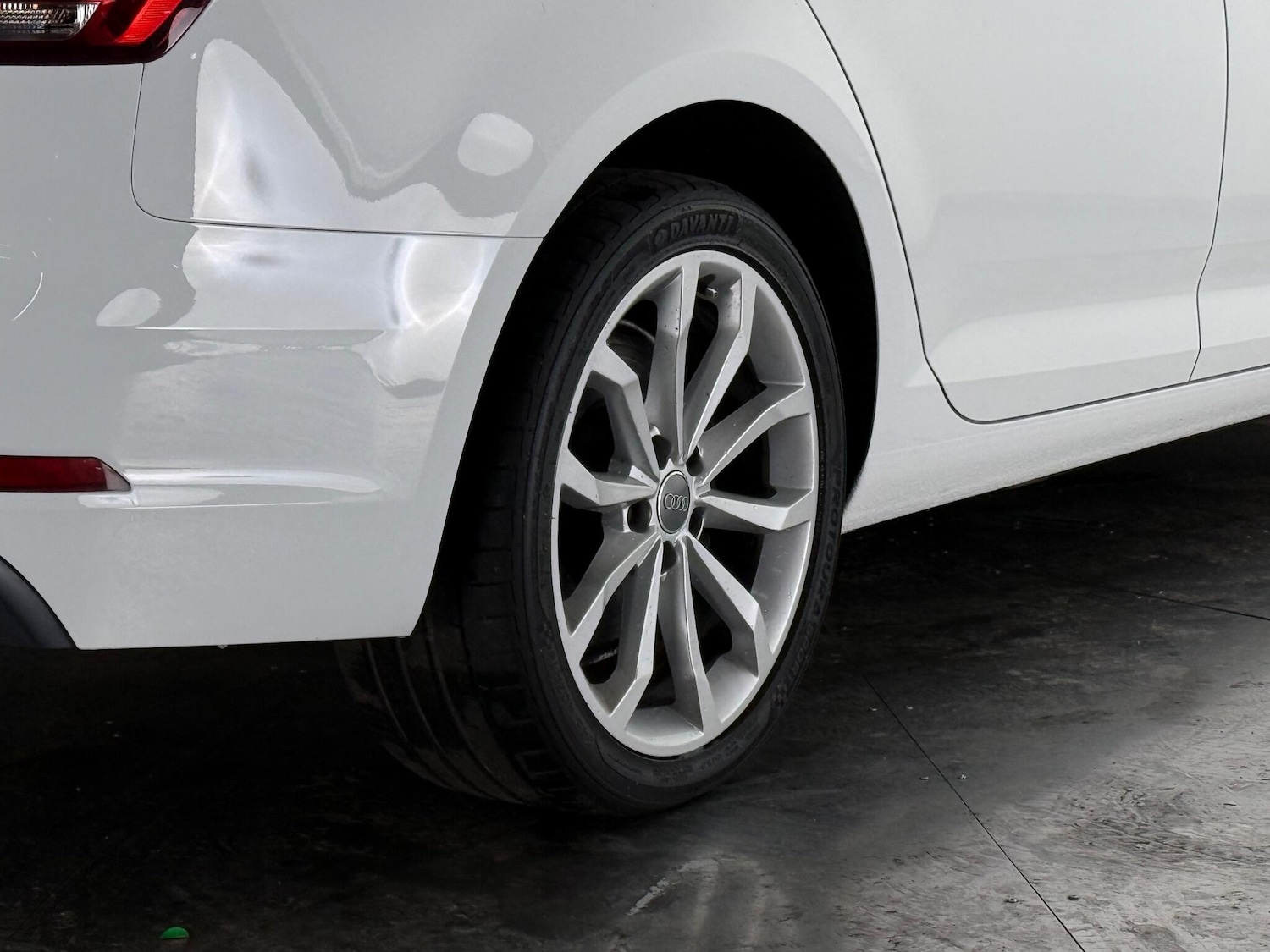 Used Audi A4 Avant 2019 for sale - 77242936: Photo 9