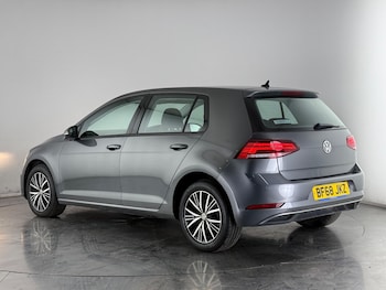 Used Volkswagen Golf 2018 for sale - 77626399: Photo
