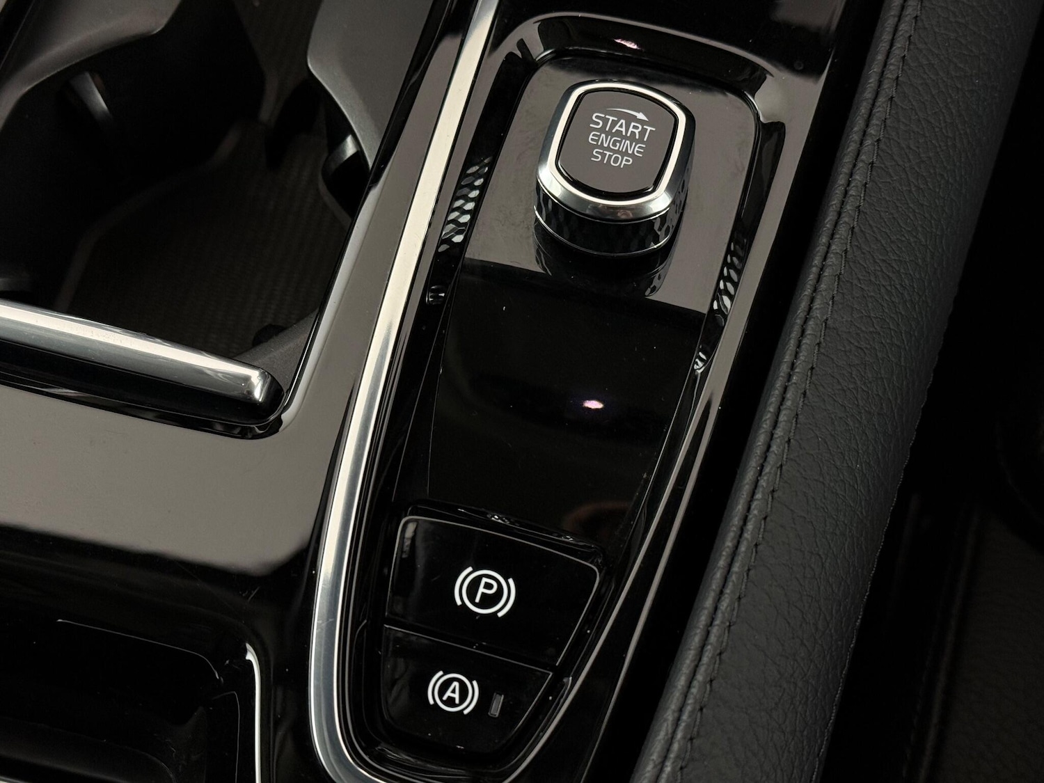 Used Volvo V60 2021 for sale - 77217661: Photo 32