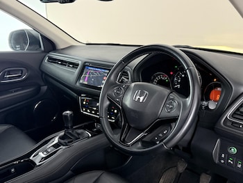 Used Honda HR-V 2017 for sale - 79362672: Photo