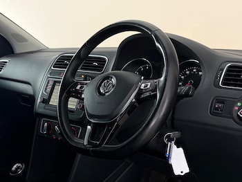 Used Volkswagen Polo 2016 for sale - 78760083: Photo