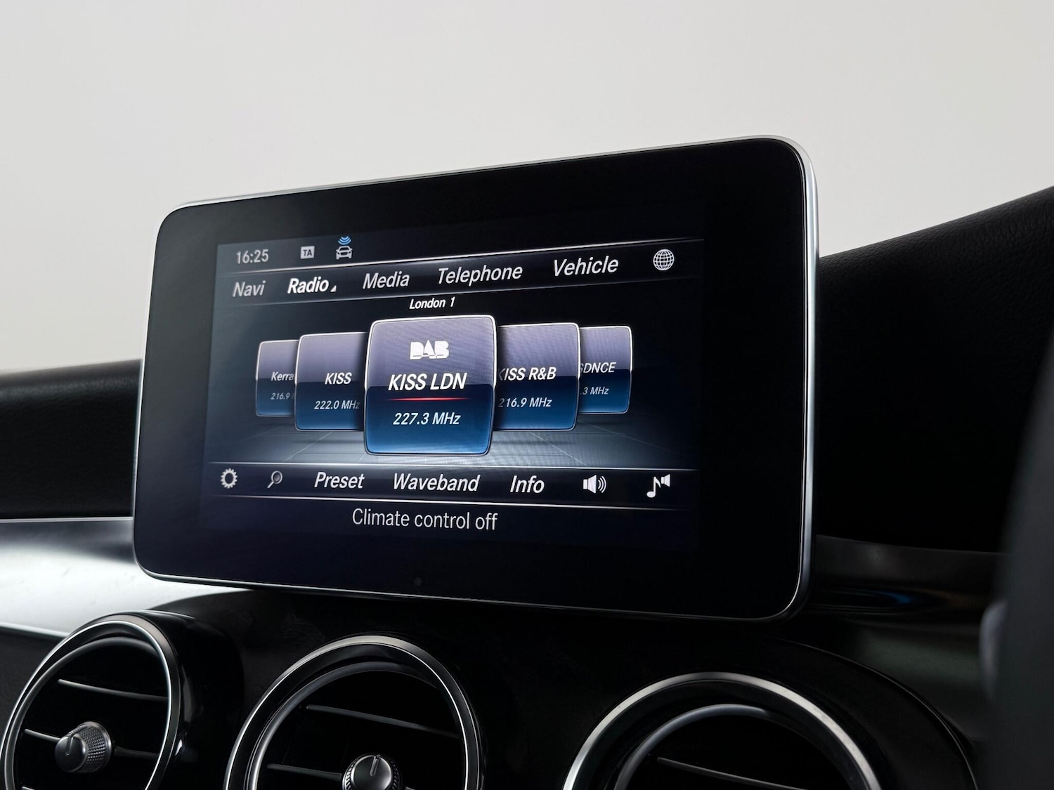 Used Mercedes-Benz GLC 2017 for sale - 76467066: Photo 33