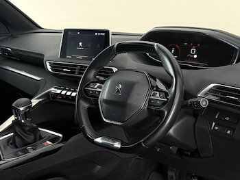 Used Peugeot 5008 2019 for sale - 79225436: Photo