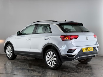 Used Volkswagen T-Roc 2019 for sale - 77909897: Photo