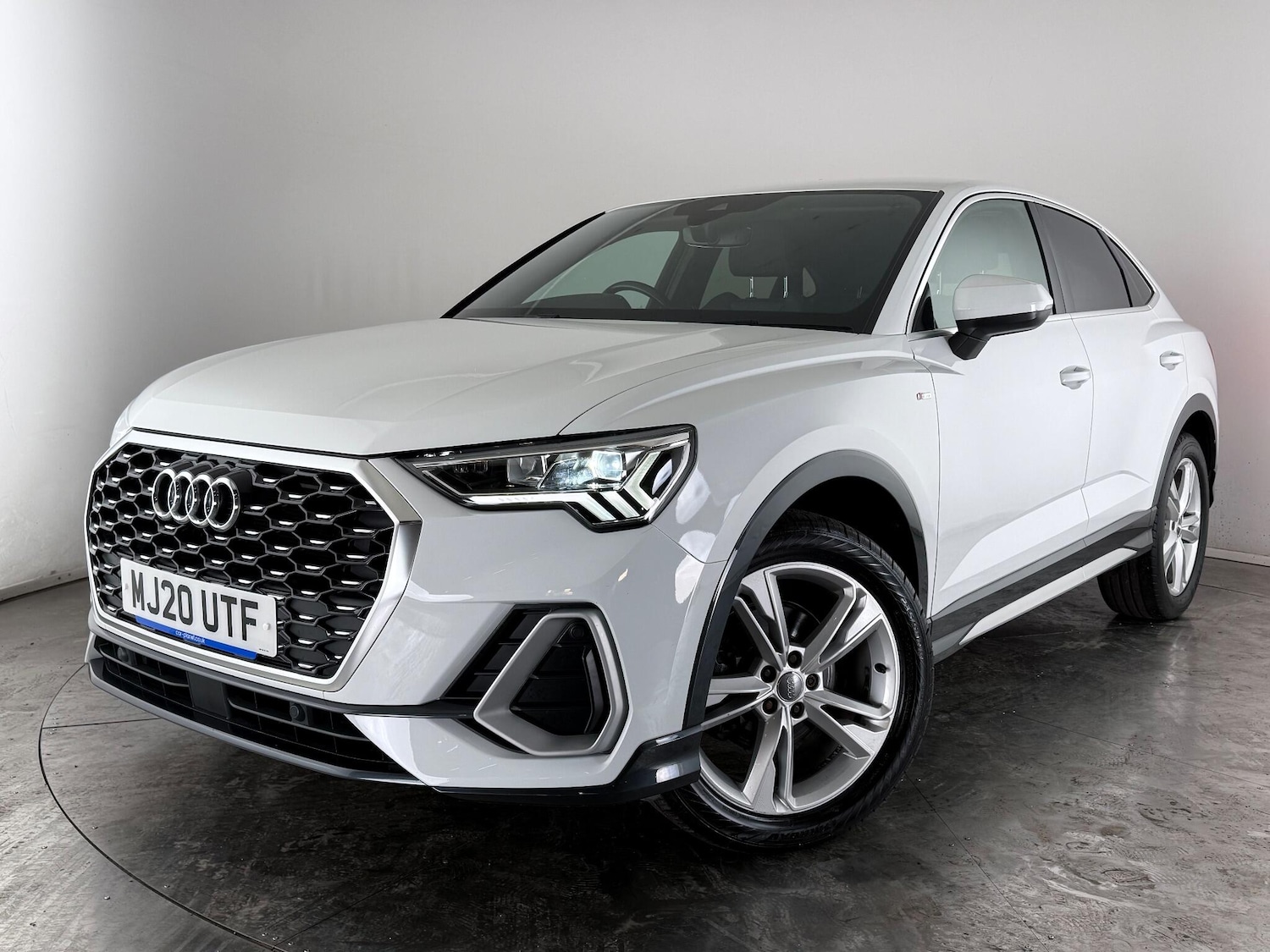 Used Audi Q3 2020 for sale - 76714869: Photo 40