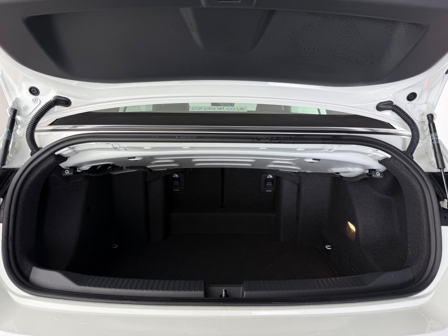 Used Volkswagen T-Roc 2023 for sale - 76467214: Photo 18