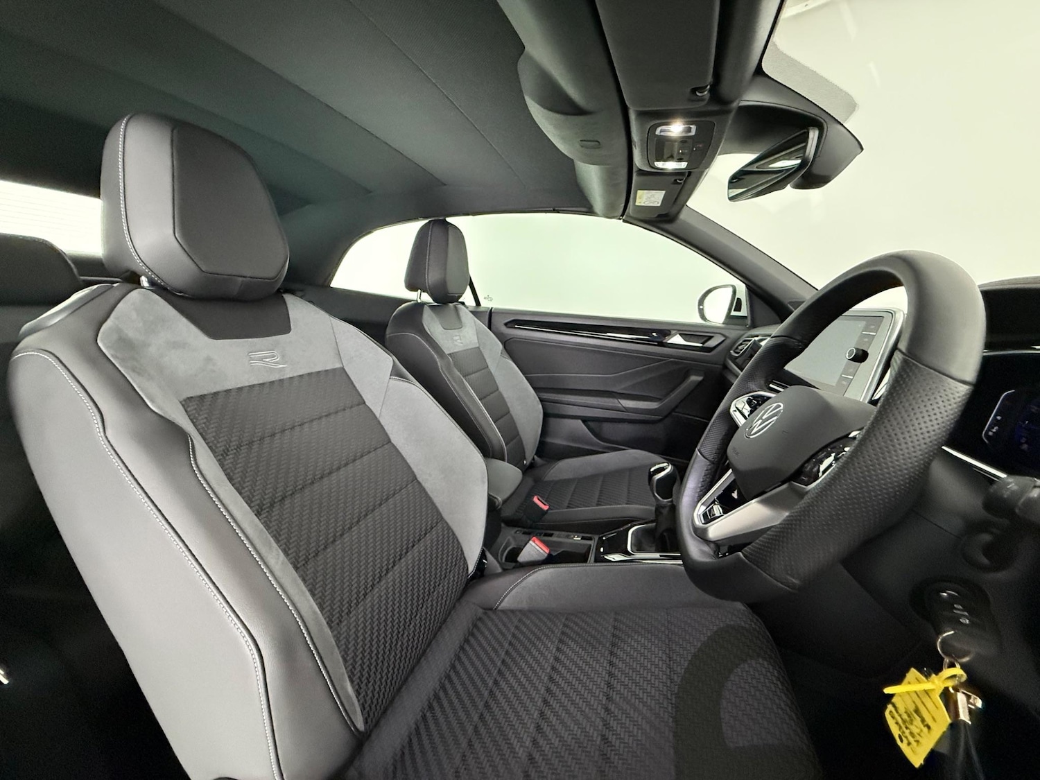 Used Volkswagen T-Roc 2023 for sale - 76467214: Photo 24