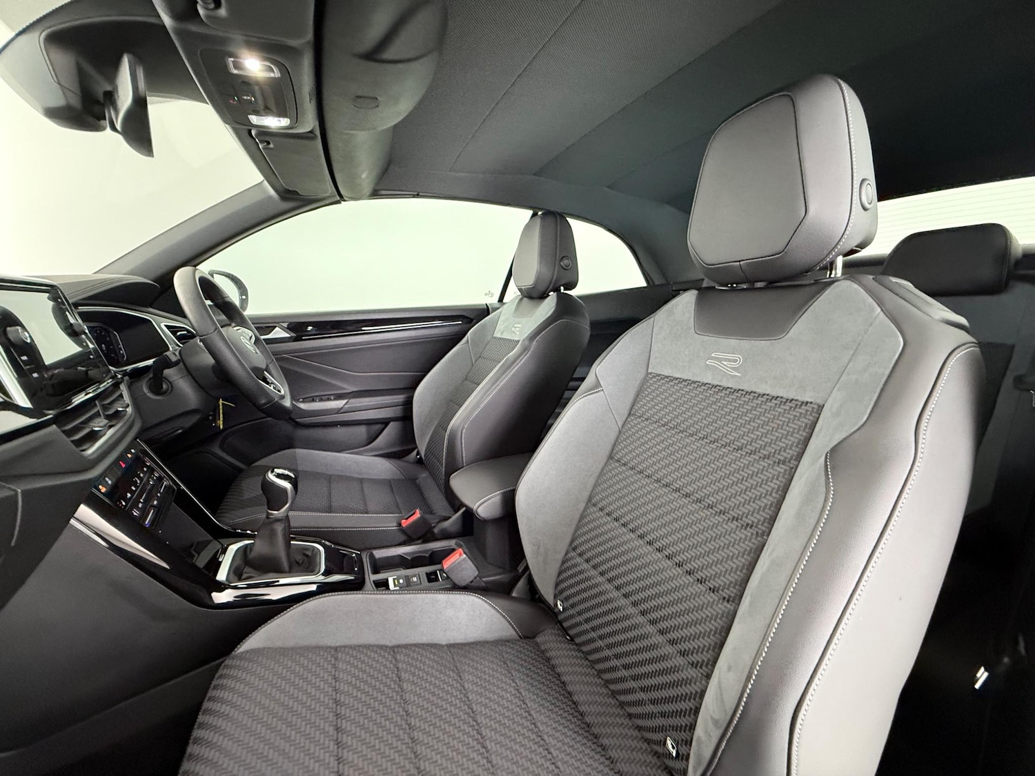 Used Volkswagen T-Roc 2023 for sale - 76467214: Photo 26