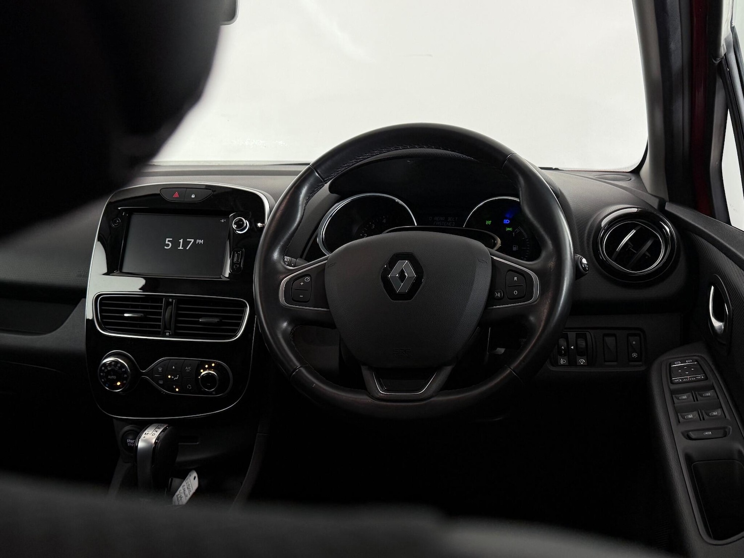 Used Renault Clio 2019 for sale - 77259686: Photo 12