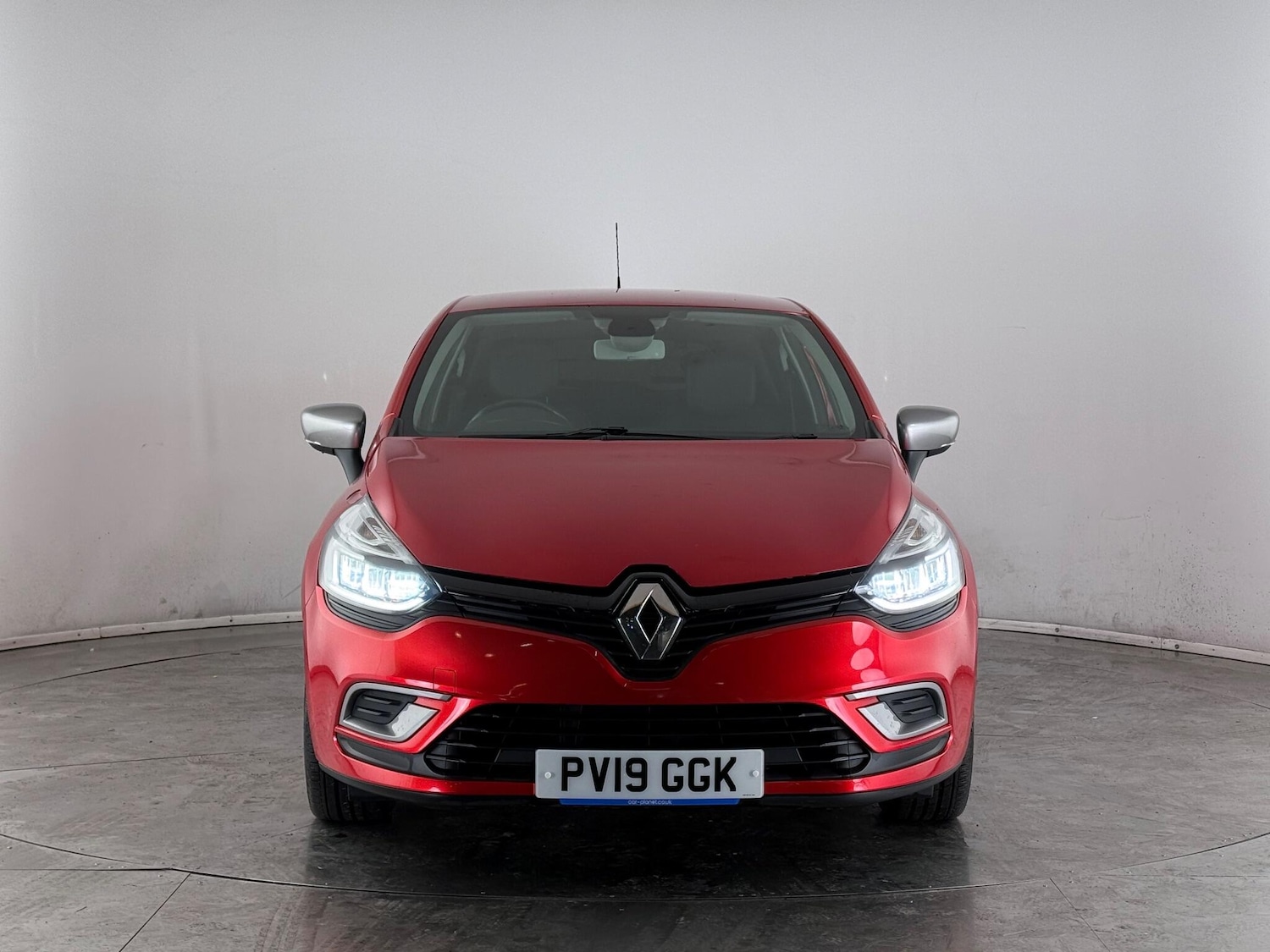 Used Renault Clio 2019 for sale - 77259686: Photo 2