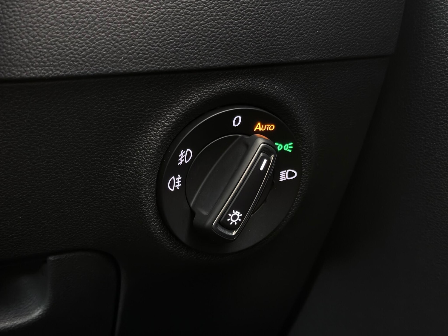 Used Skoda Karoq 2018 for sale - 77259735: Photo 33